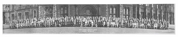 Attendees of the British Veterinary Congress in Glasgow, 1960 in a group photograph.